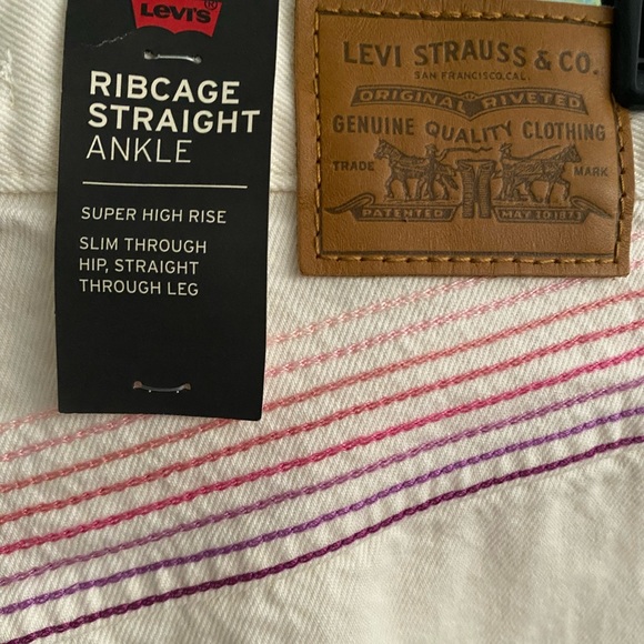 Levi’s Ribcage Straight Ankle Ecru Chasing Rainbows - Picture 15 of 16